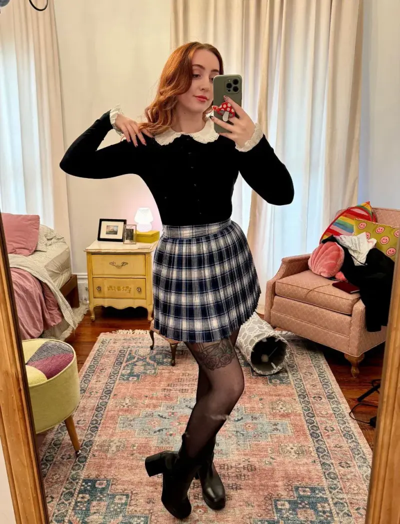 Khaleesi25 (18) female from FR - sexting partner