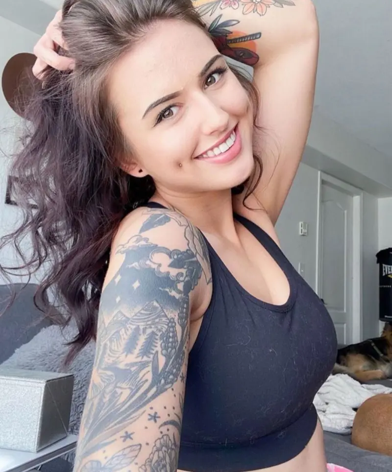 Khratine_61 (30) female from US - sexting partner