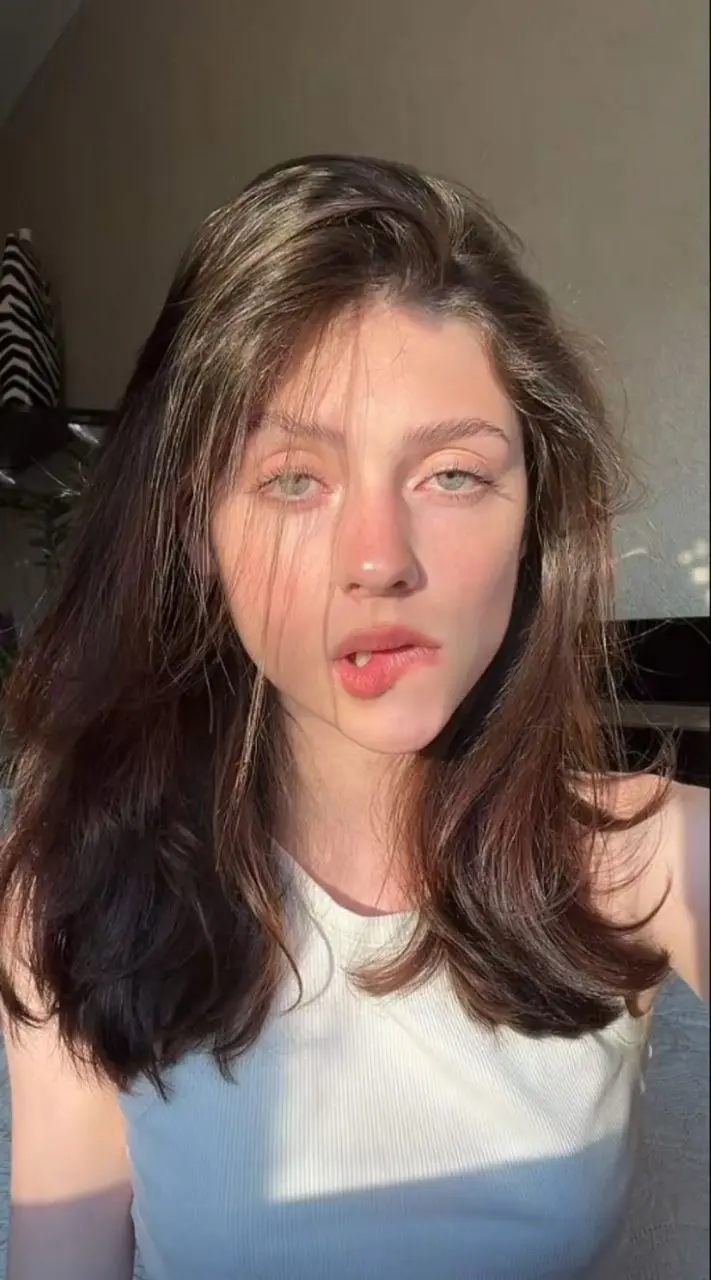 Kimberly111 (18) female from BE - sexting partner