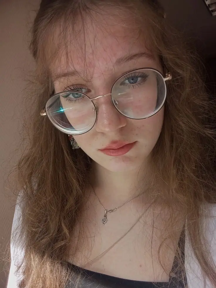 Kimberly879 (18) female from FR - sexting partner