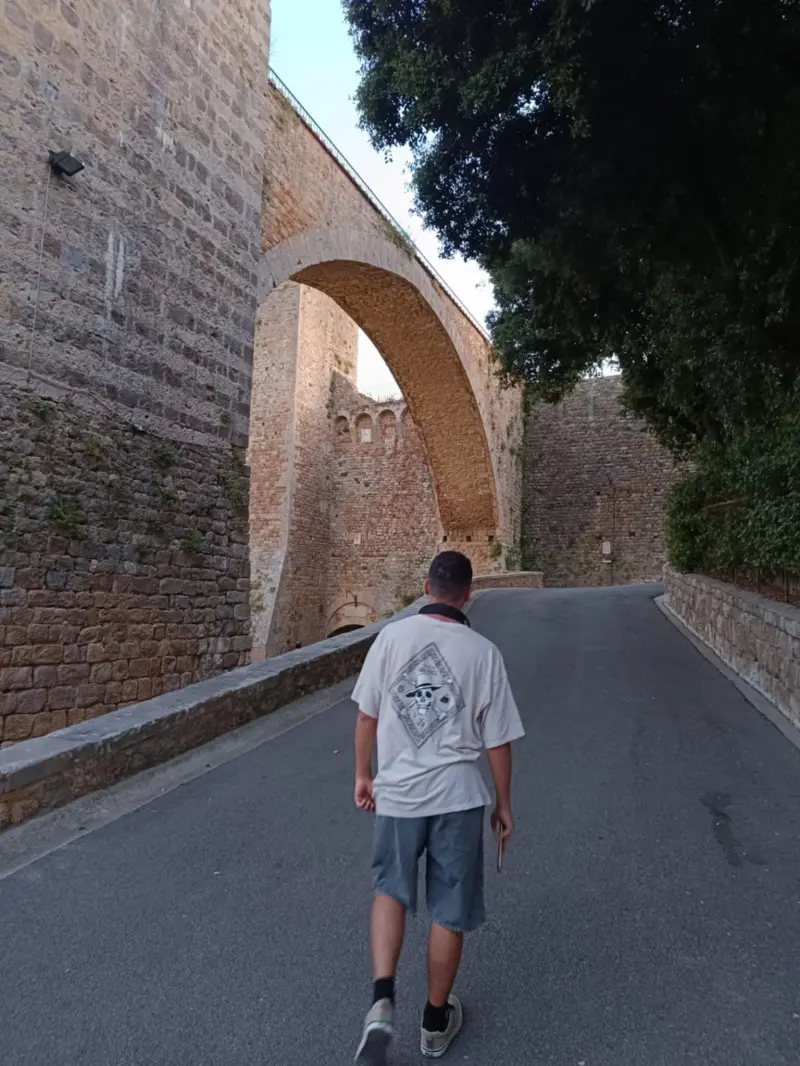 Kiwijako (18) male from SK - sexting partner