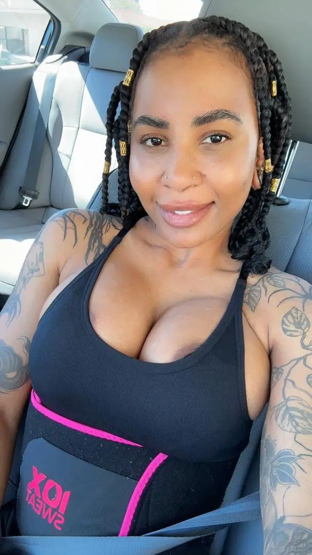 Kylee369 (18) female from US - sexting partner