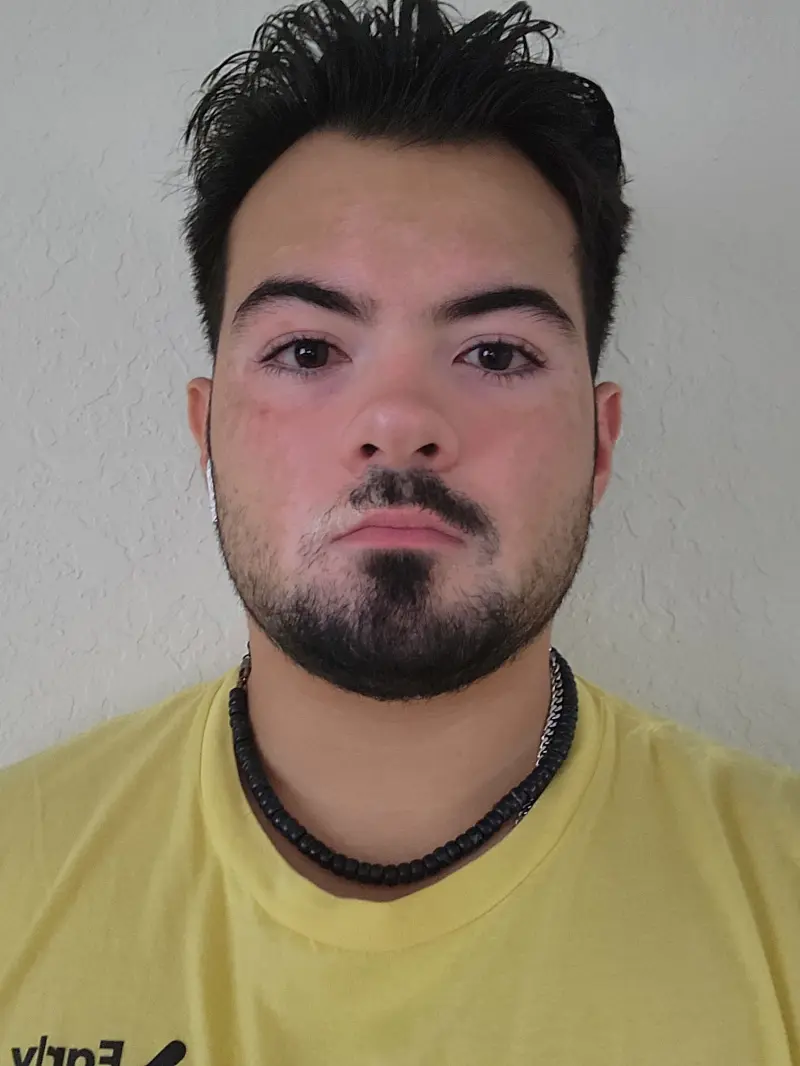 L3GG (21) male from US - sexting partner