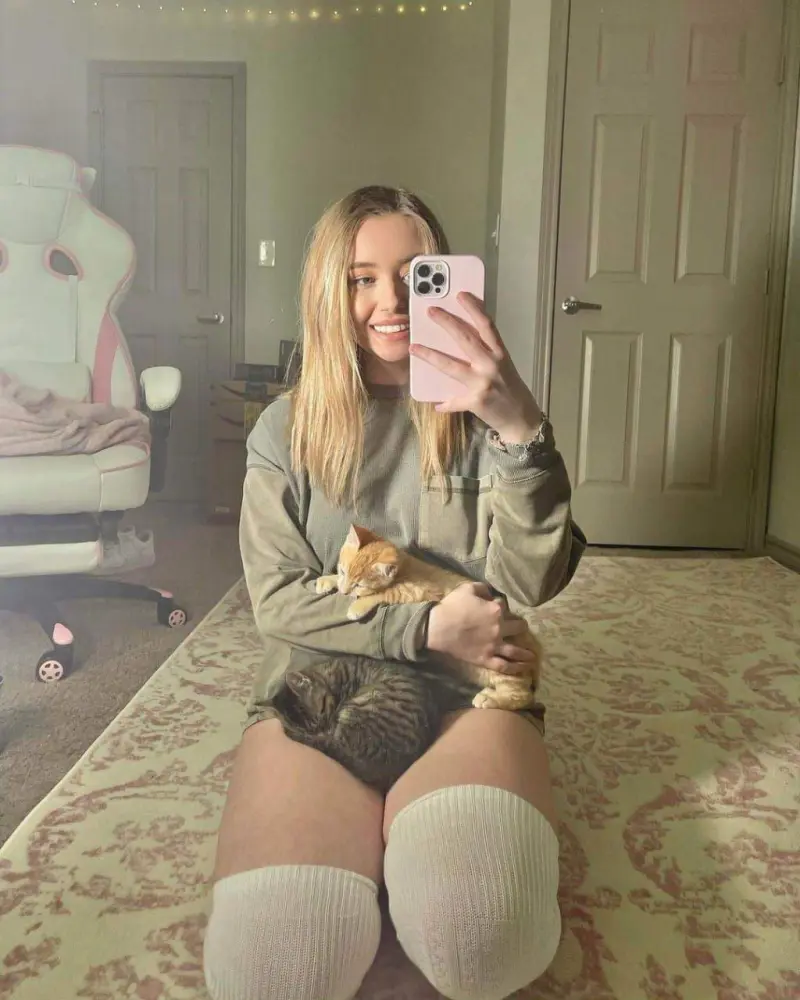 Leanna78 (18) female from DE - sexting partner