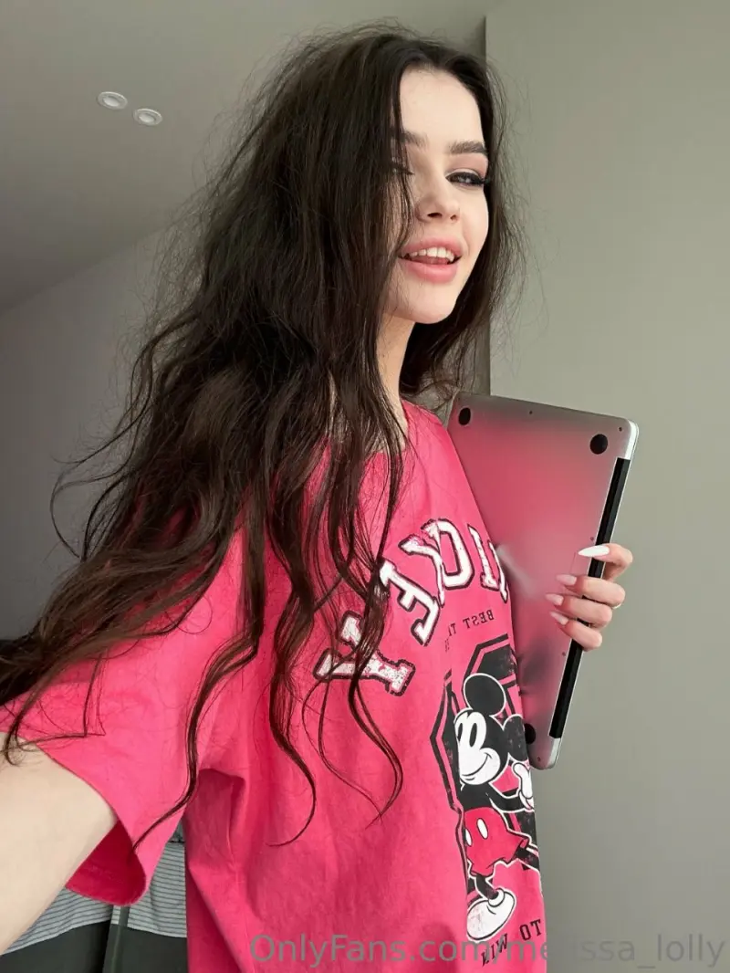 Lili5930sc (18) female from US - sexting partner