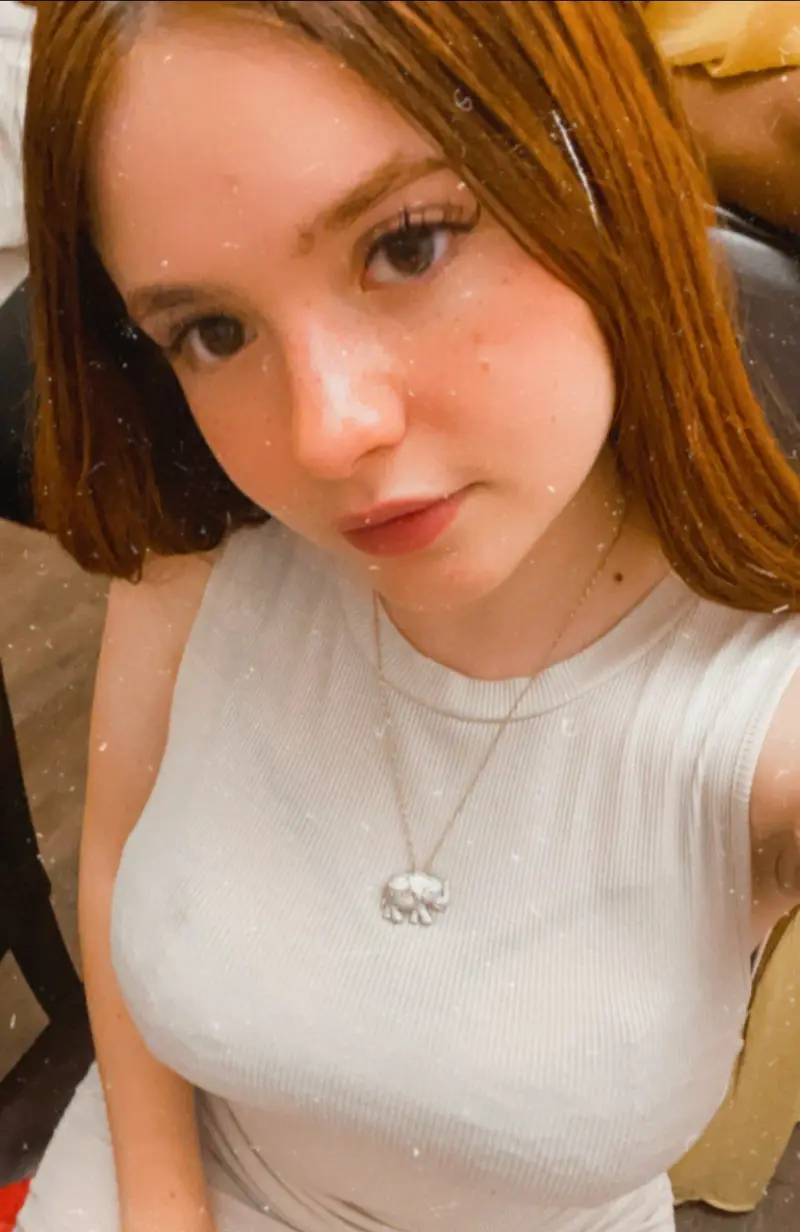 LouisBelley53 (18) female from US - sexting partner