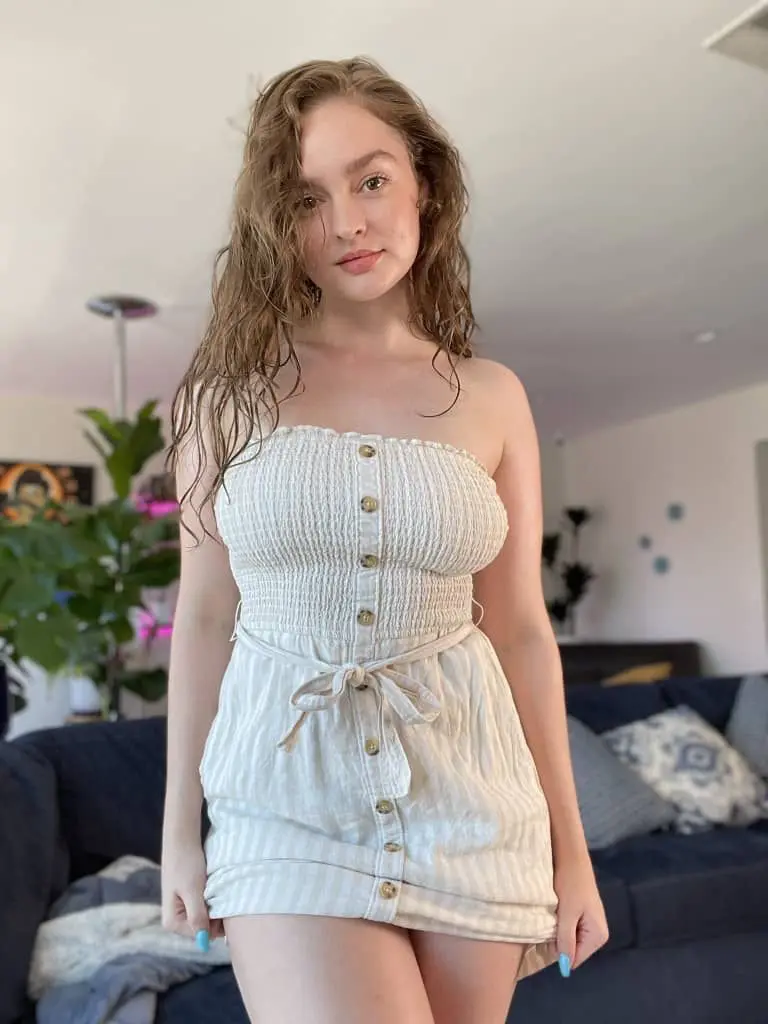 LouiseF4464643 from GB