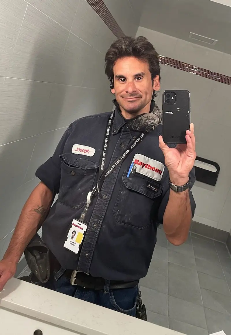 Luv2LikYu (41) male from US - sexting partner