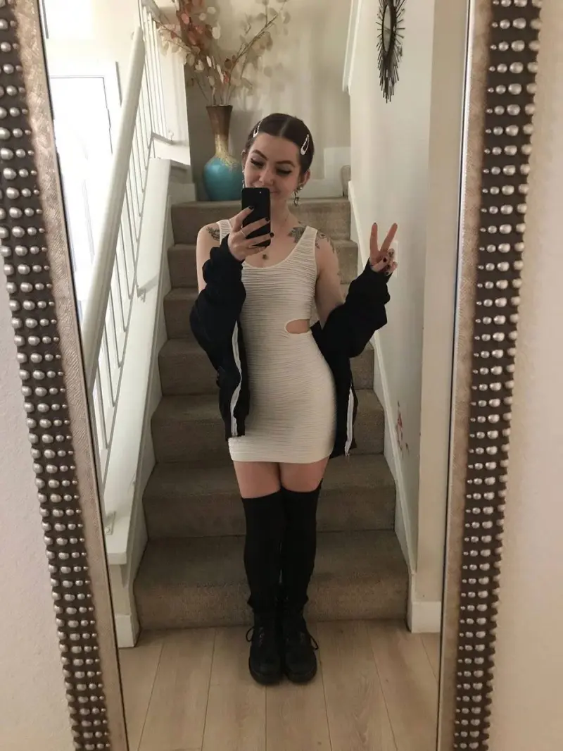 Lydia02 (25) female from US - sexting partner