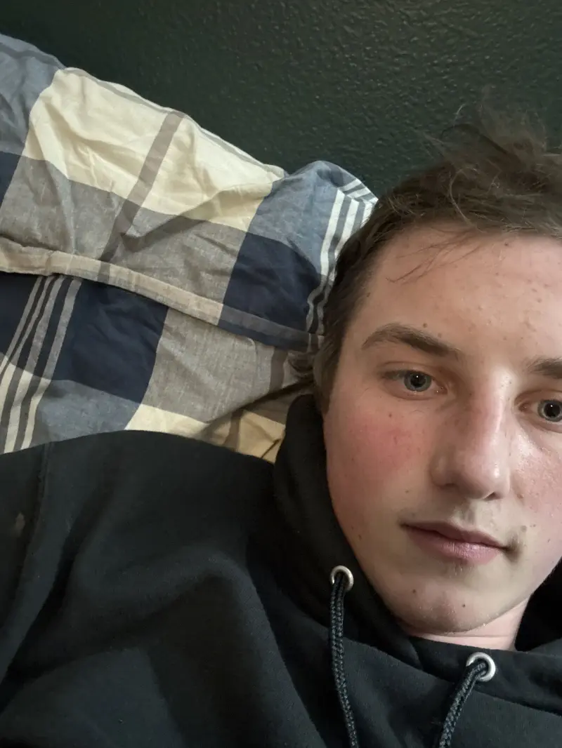 Lyle69 (18) male from US - sexting partner