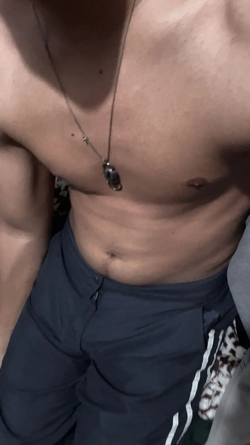 MH (20) male from GB - sexting partner