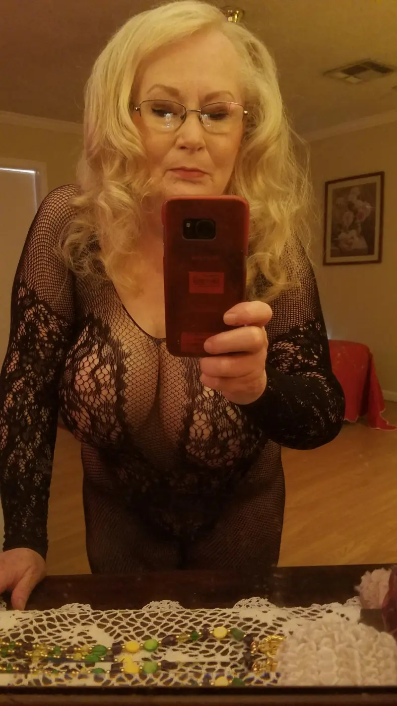 Maichelle71326 (18) female from US - sexting partner