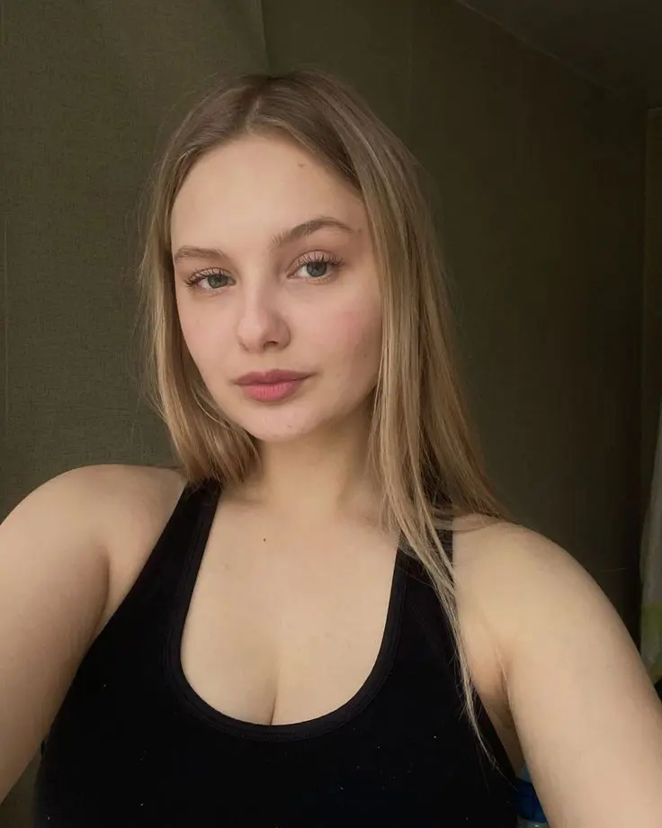 Maisie0179 (18) female from US - sexting partner