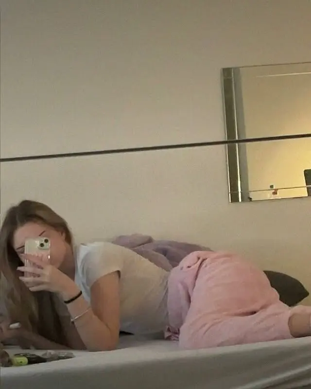 Marie_Mendoza12 (18) female from GB - sexting partner