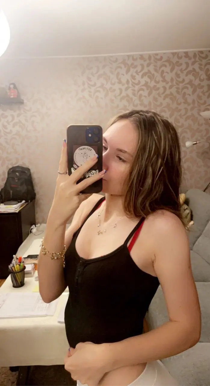 Marry17 (18) female from ES - sexting partner