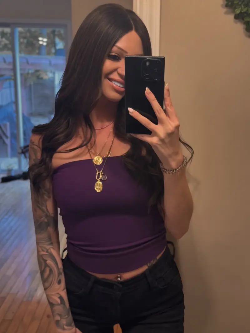 Mary017 (18) female from NZ - sexting partner