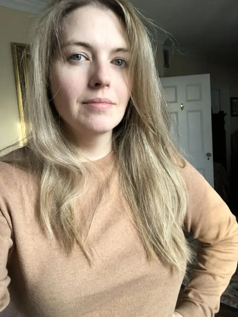 Matilda9786 (18) female from FR - sexting partner