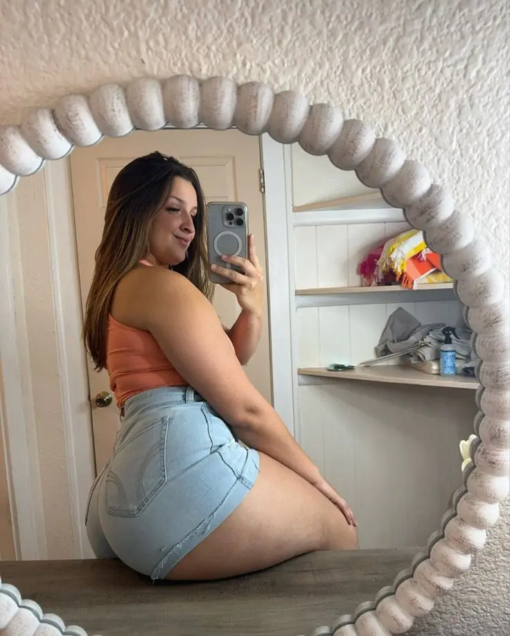 Meadow786 (18) female from CZ - sexting partner