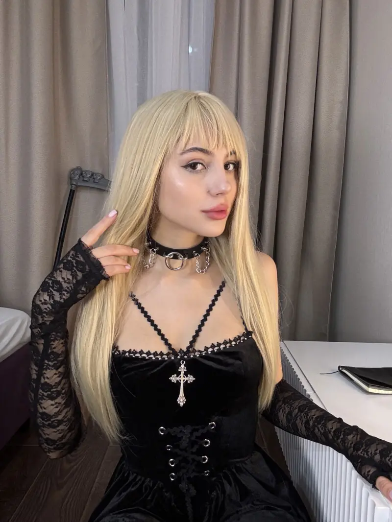 Meera_1423 (18) female from US - sexting partner