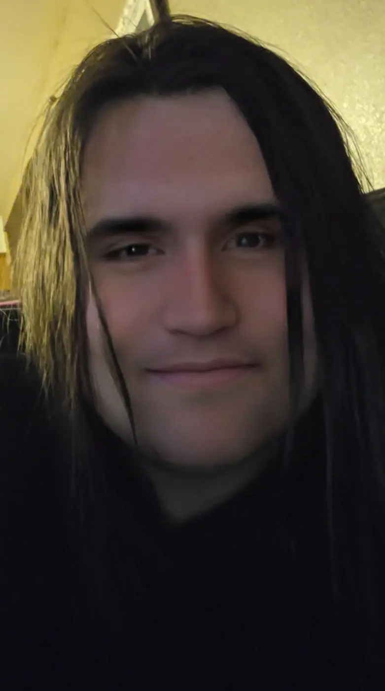 Micheal01 (20) male from US - sexting partner