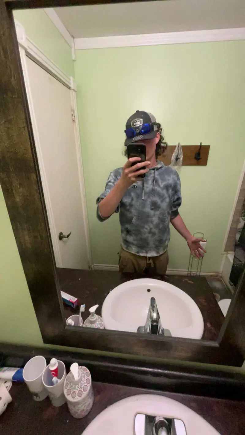 Mike (18) male from CA - sexting partner