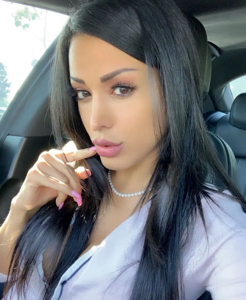 Moenica101 (18) female from US - sexting partner