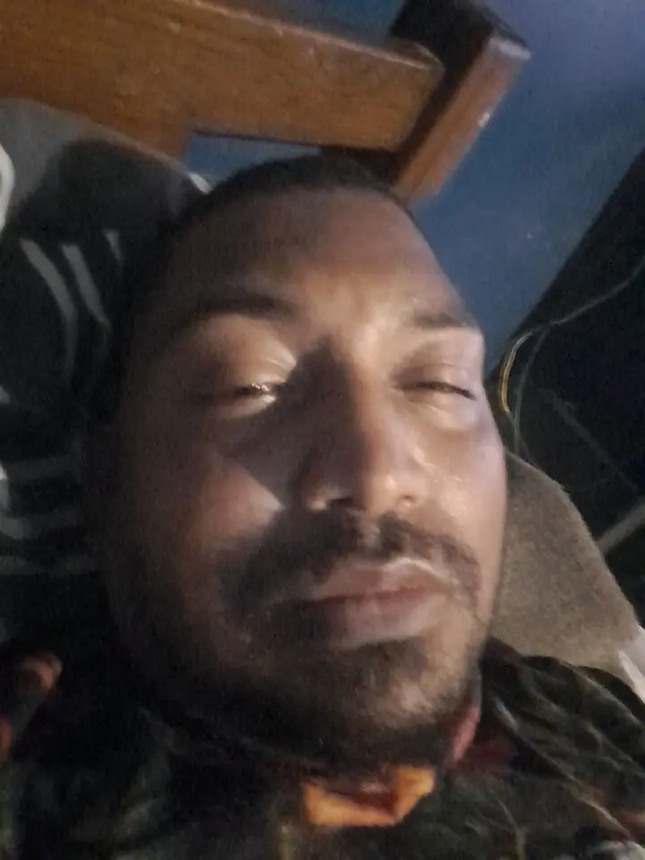 Naughty1984 (18) male from ZA - sexting partner