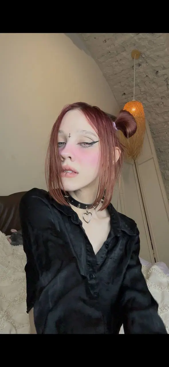 Norma1398 (18) female from US - sexting partner