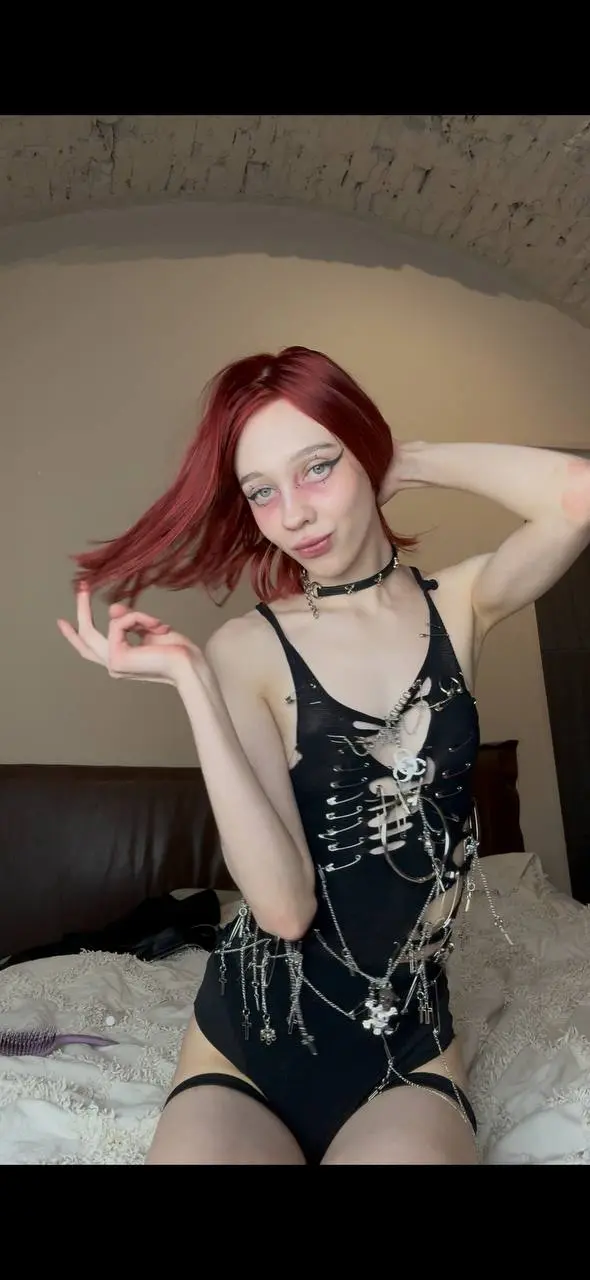 Normy7009 (18) female from US - sexting partner