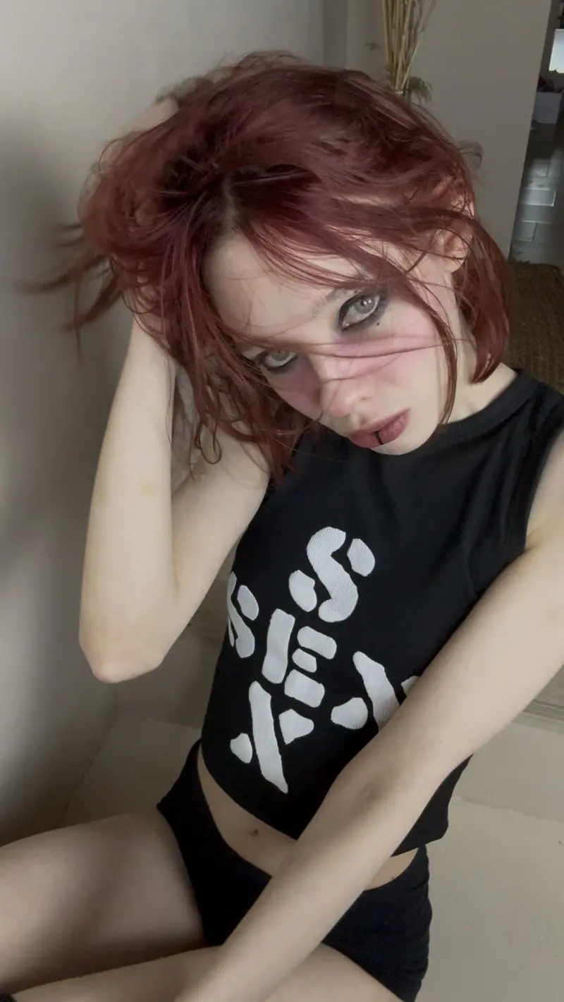 Normy8148 (18) female from US - sexting partner