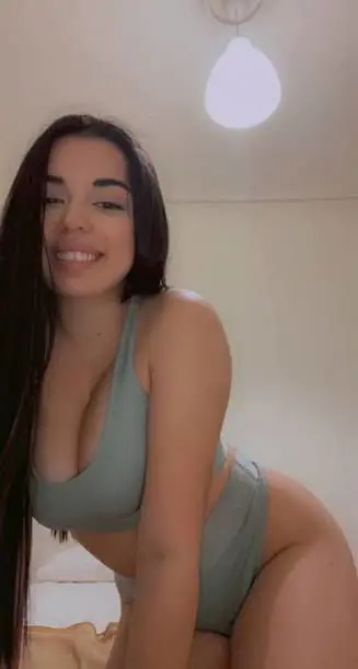 Princess957 (20) female from CM - sexting partner