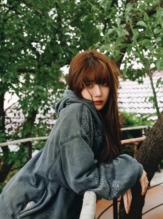 Quincy125 (18) female from GR - sexting partner