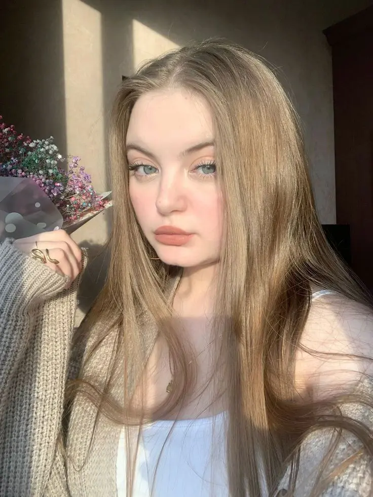 Rachel3333 (18) female from GB - sexting partner