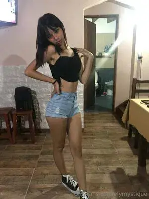 Regina336 (18) female from AU - sexting partner