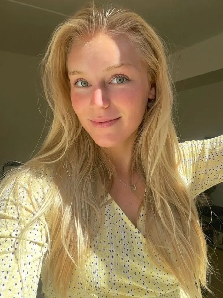 Rosie20155 (18) female from ES - sexting partner