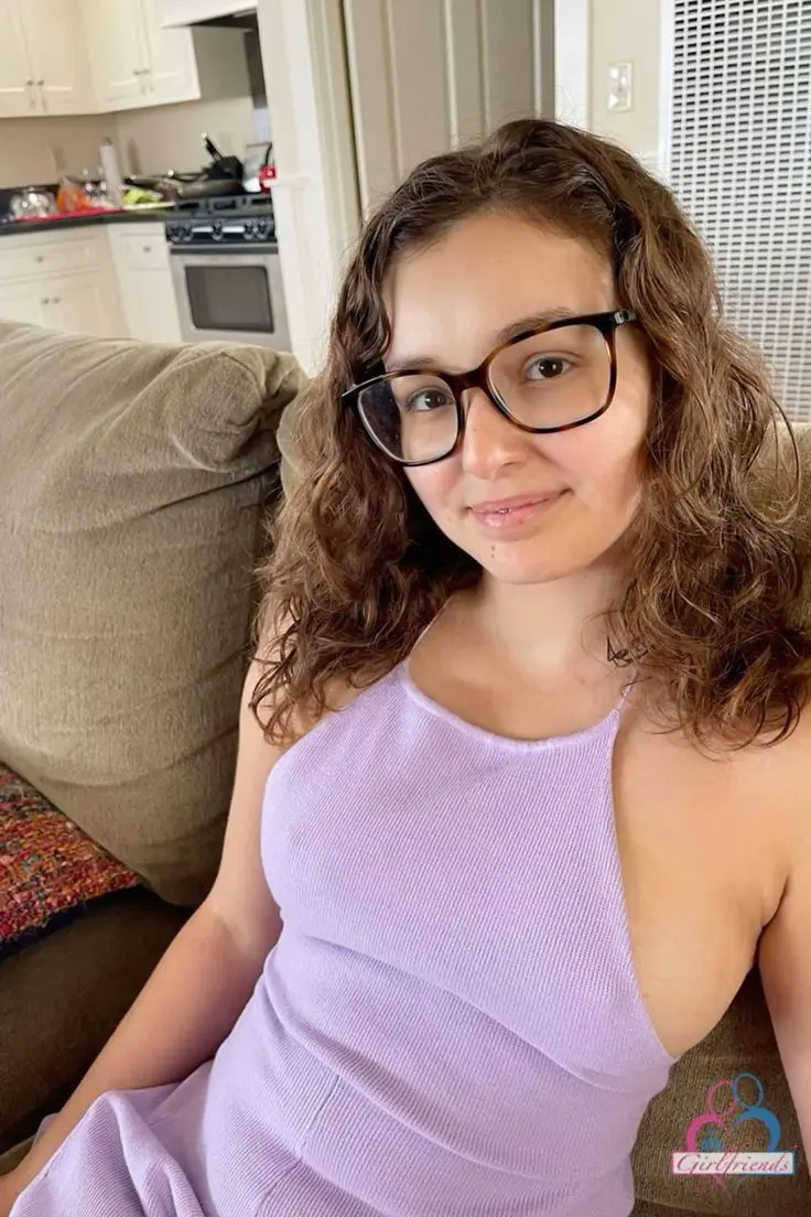 Ruth356 (18) female from CA - sexting partner