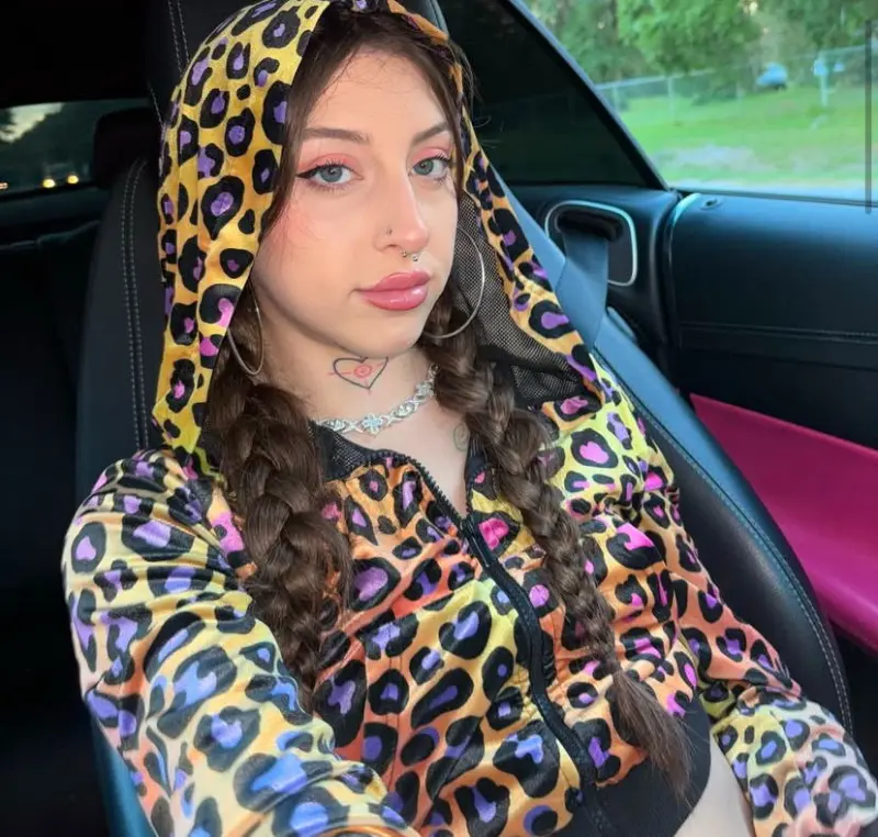 Sandra009 (18) female from US - sexting partner