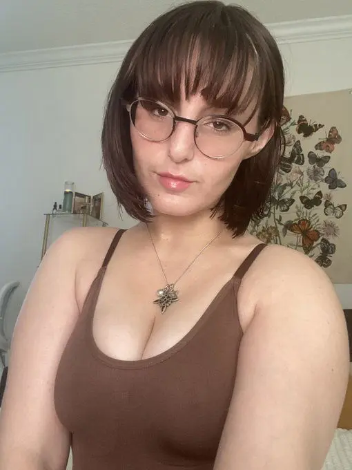 Sarah3455 (18) female from US - sexting partner