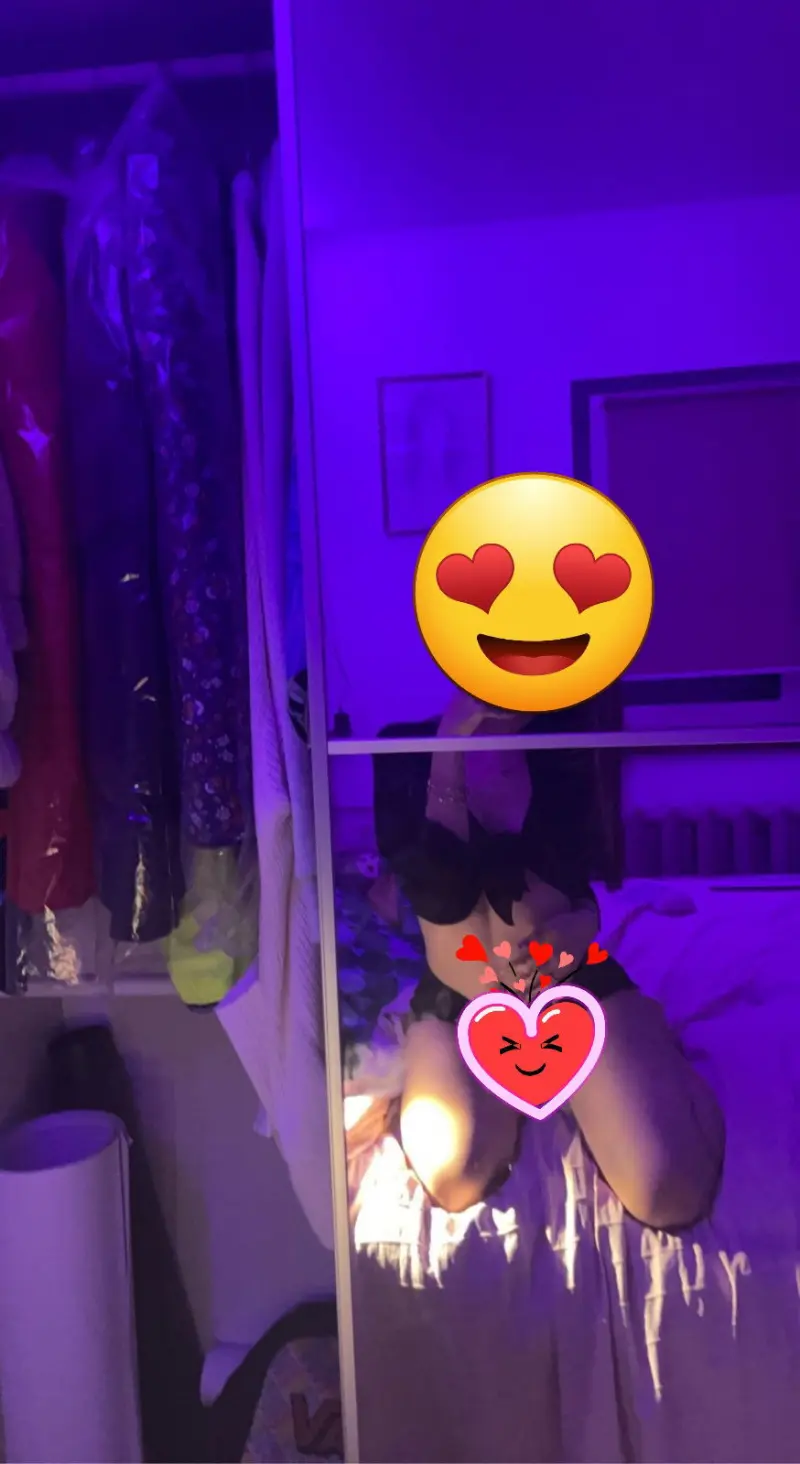 Sarahf802 (18) female from US - sexting partner