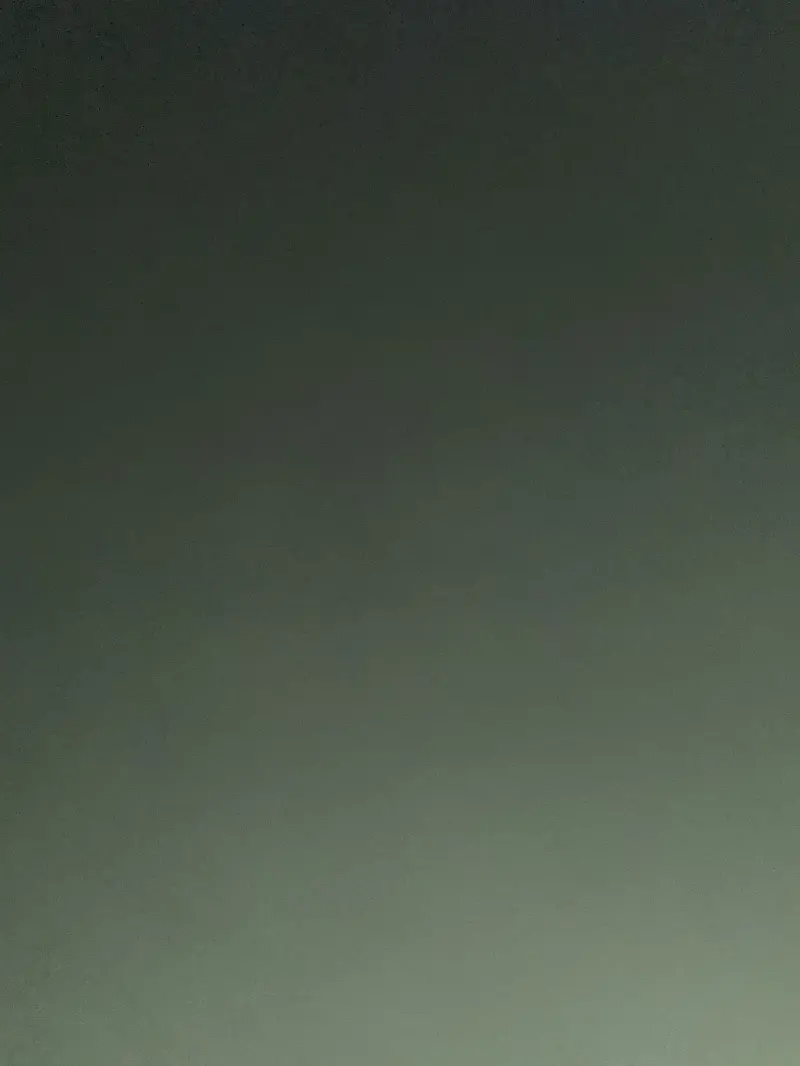 Smell1 (19) male from GB - sexting partner