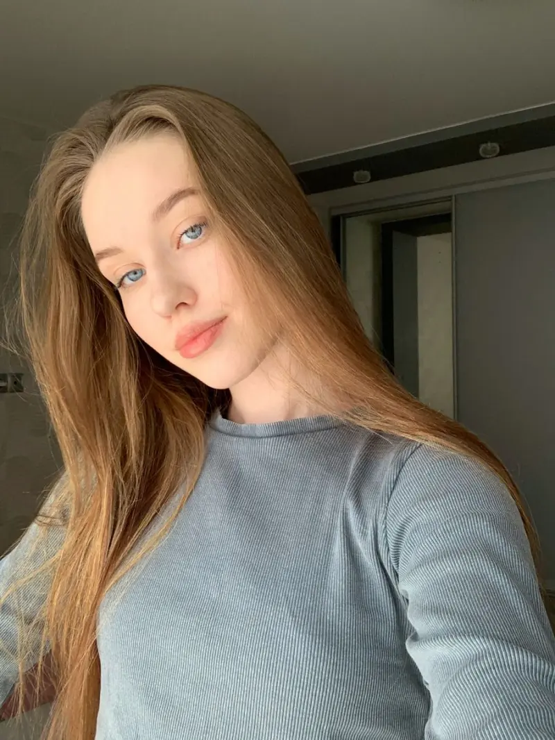 Solana20 (18) female from AU - sexting partner