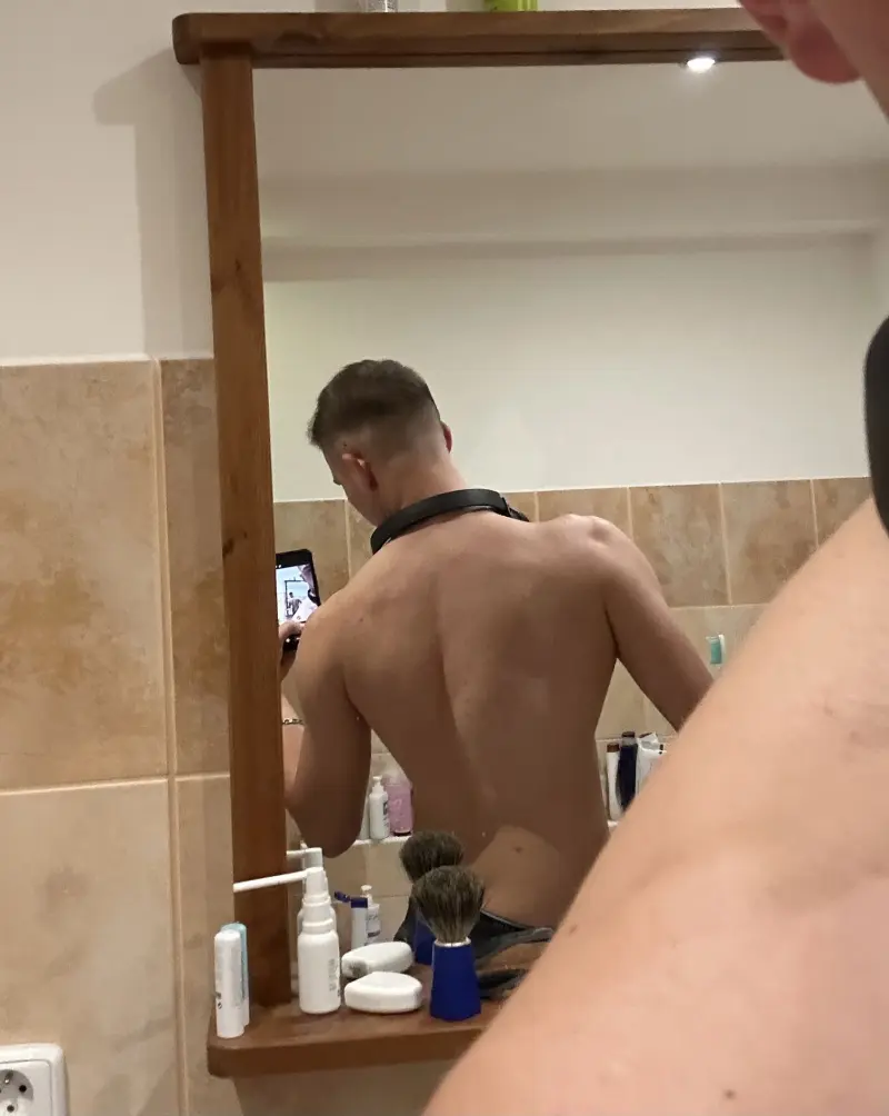 Stepisss (18) male from CZ - sexting partner