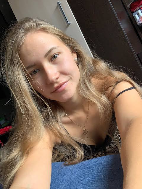 Suzanne45455 from US