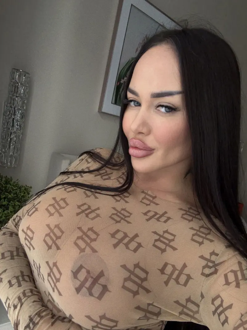 Sweetie2888 (22) female from US - sexting partner