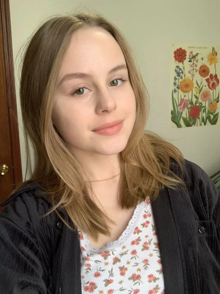 Tatum897896 (18) female from GB - sexting partner