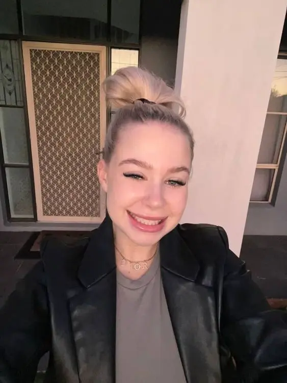 Tonnishadeonn321 (38) female from US - sexting partner