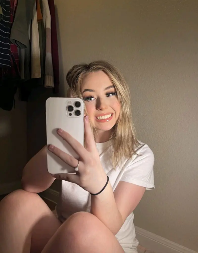 Valentinamx (24) female from US - sexting partner