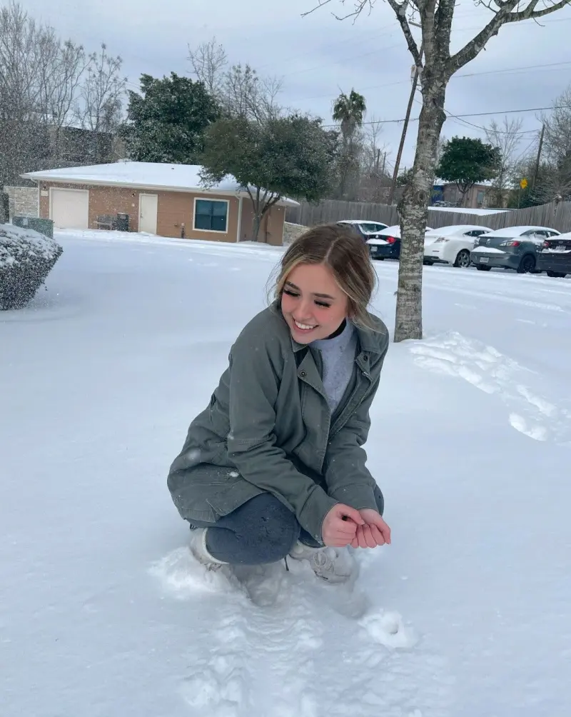 Valentinapa (24) female from US - sexting partner