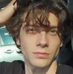 VastJake (18) male from GB - sexting partner