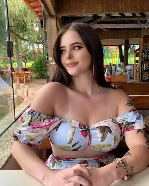 Zefar (18) female from US - sexting partner